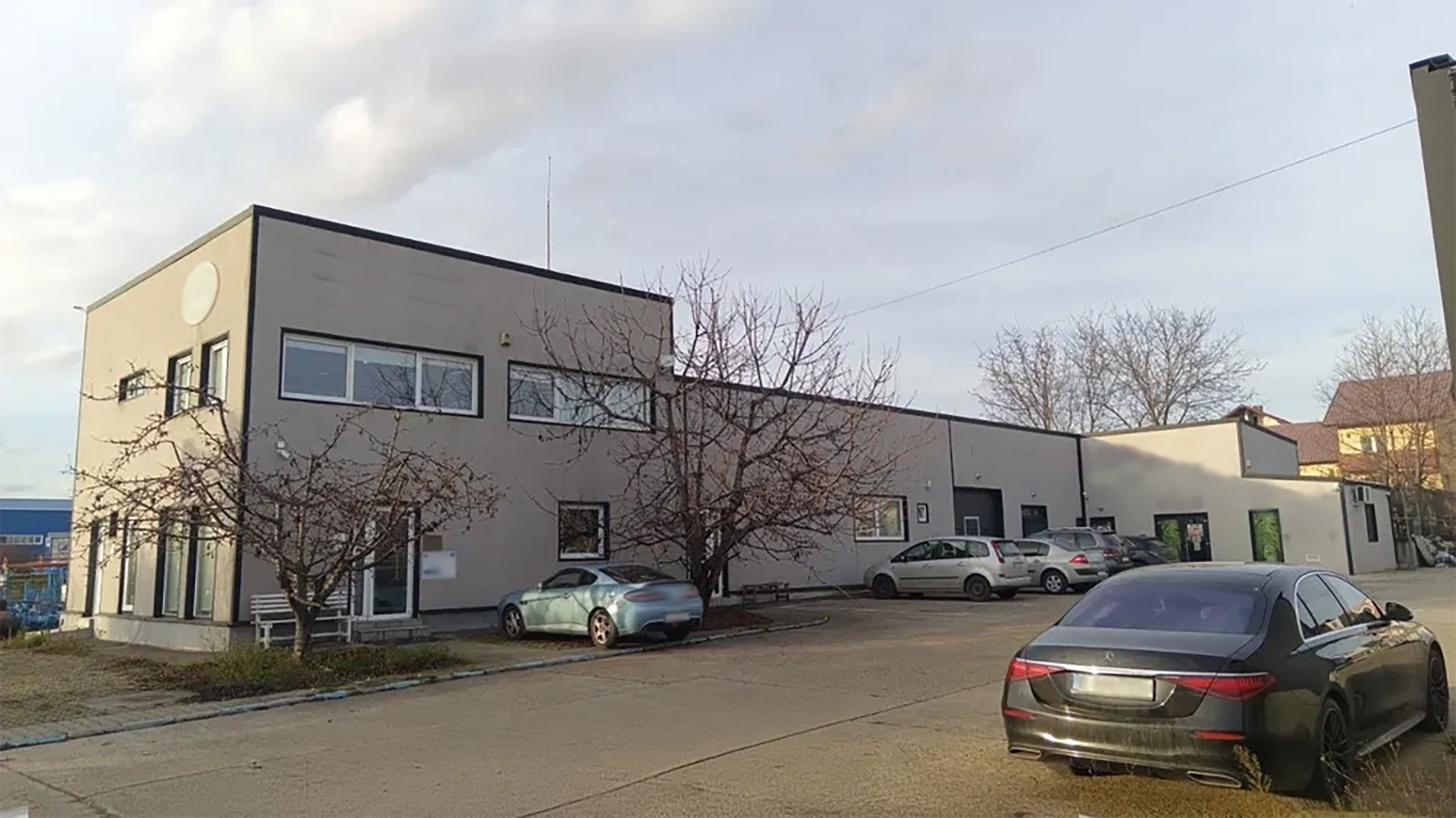 SE INCHIRIAZA SPATIU COMERCIAL I HALA I SUCEAVA I 300mp I 2250Eur/Luna