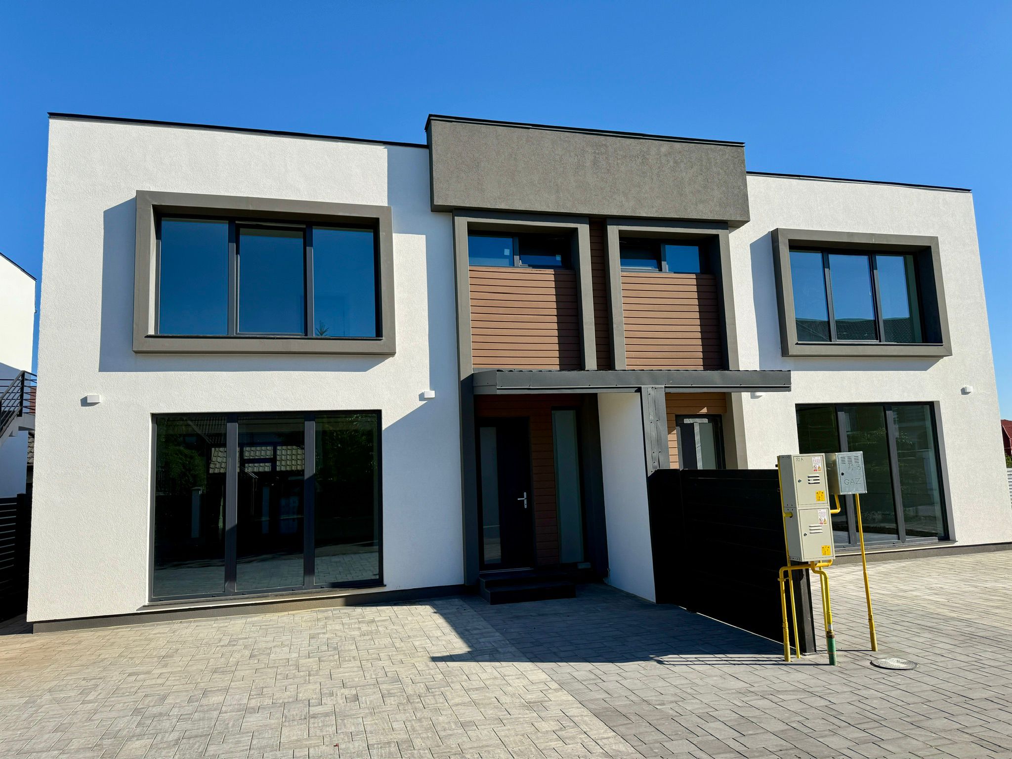 DUPLEX NOU I 4 CAMERE I 132mp I SUCEAVA I 150000euro I Dezvoltator