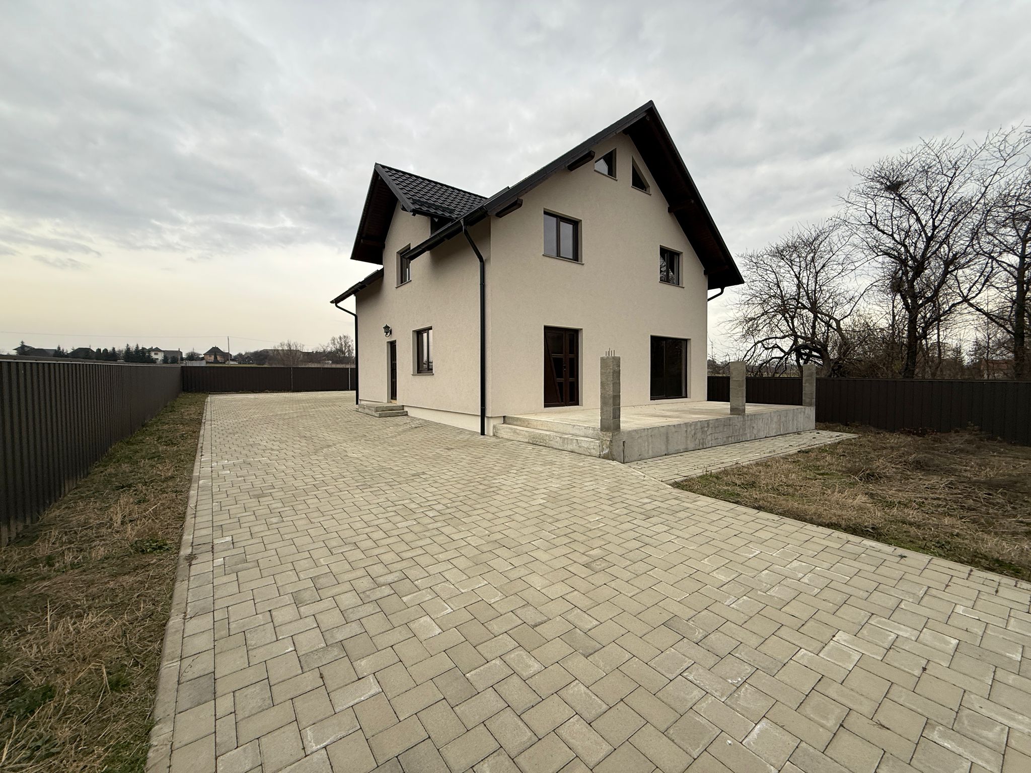 CASA DE VANZARE | 155.00 EURO | 200MP UTILI | 2500 MP TEREN |