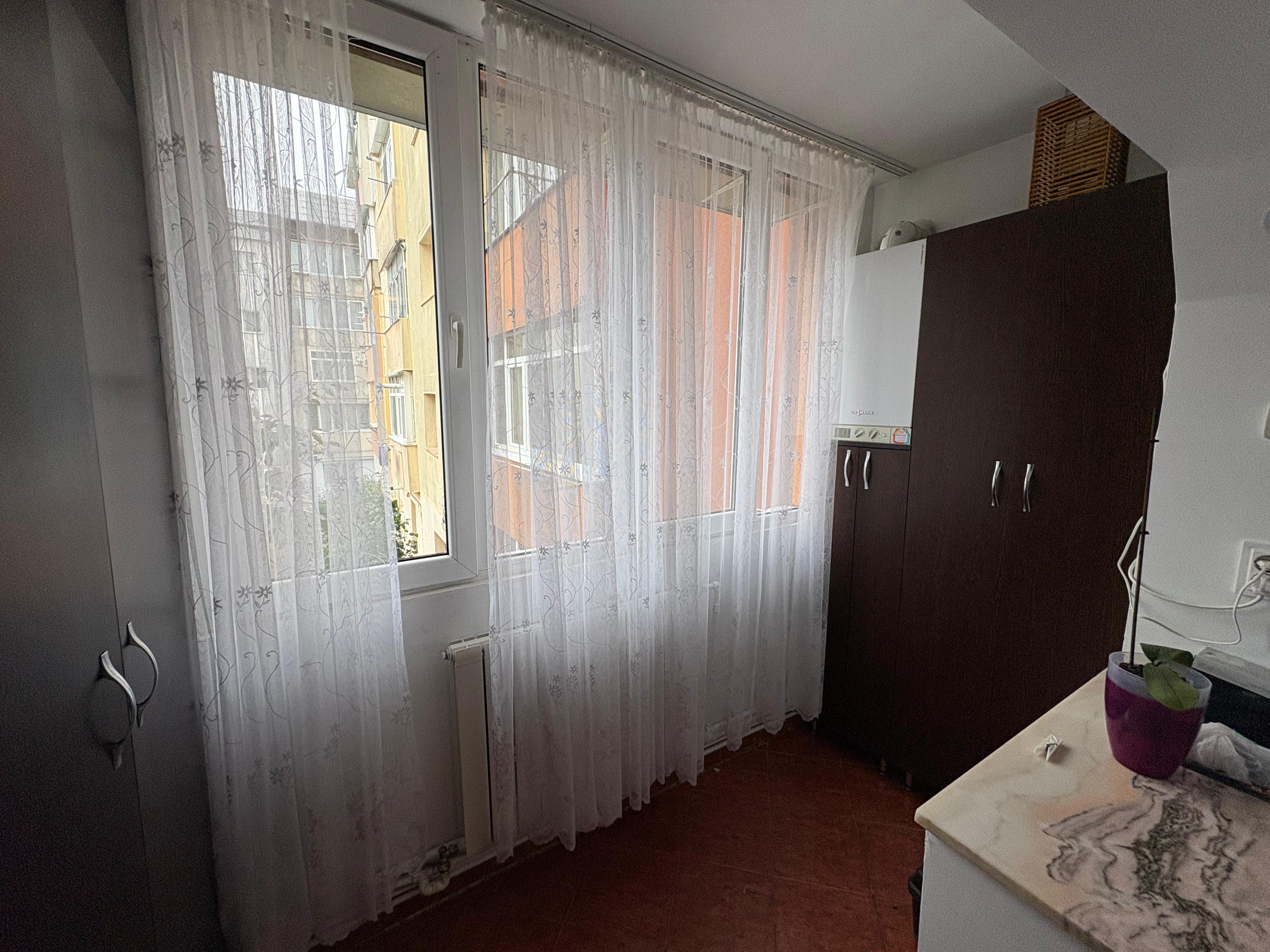 Vând apartament 2 camere, Suceava cartier Burdujeni