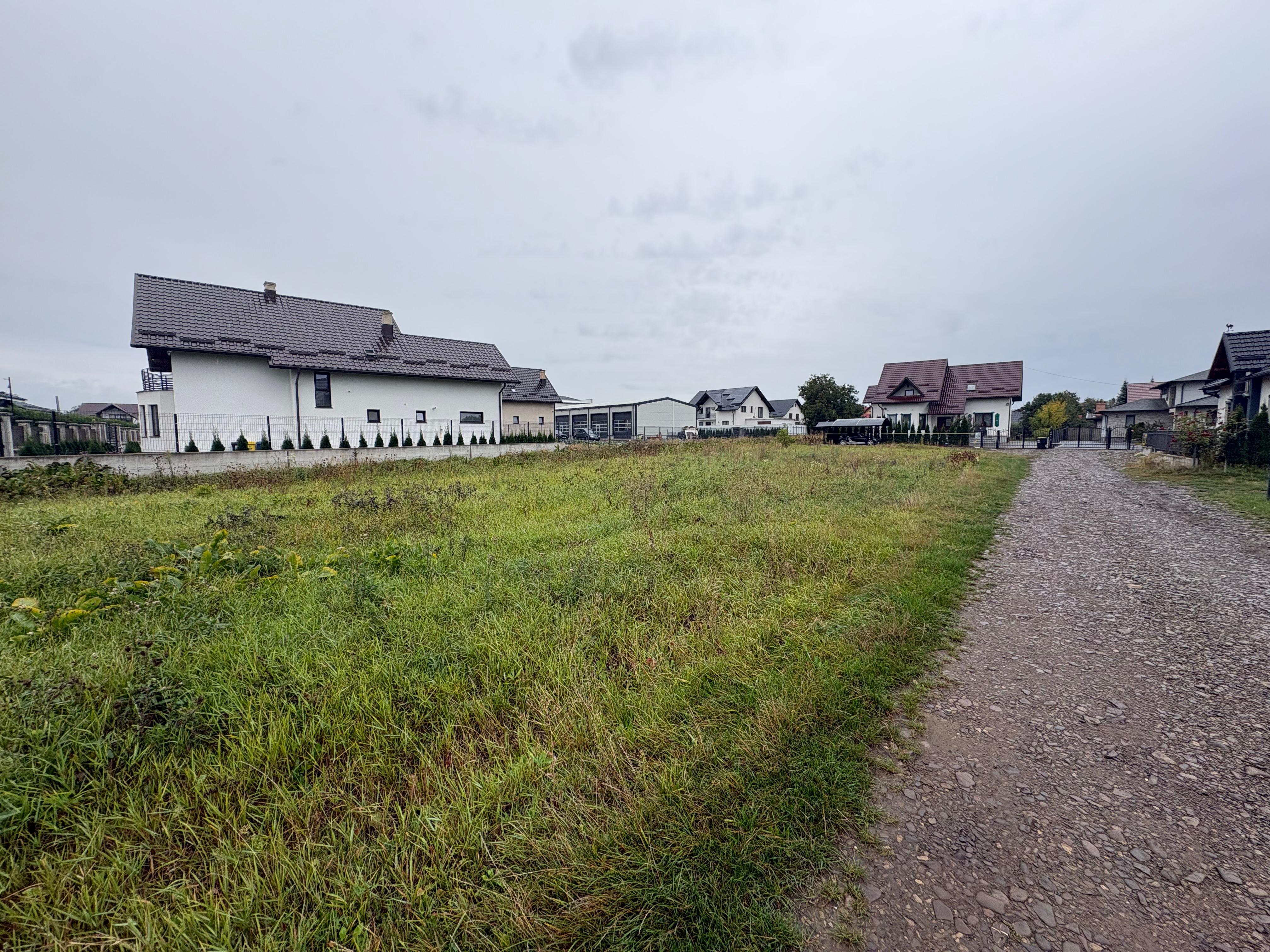 TEREN INTRAVILAN 860 MP | RĂDĂUȚI | 65.000 EURO