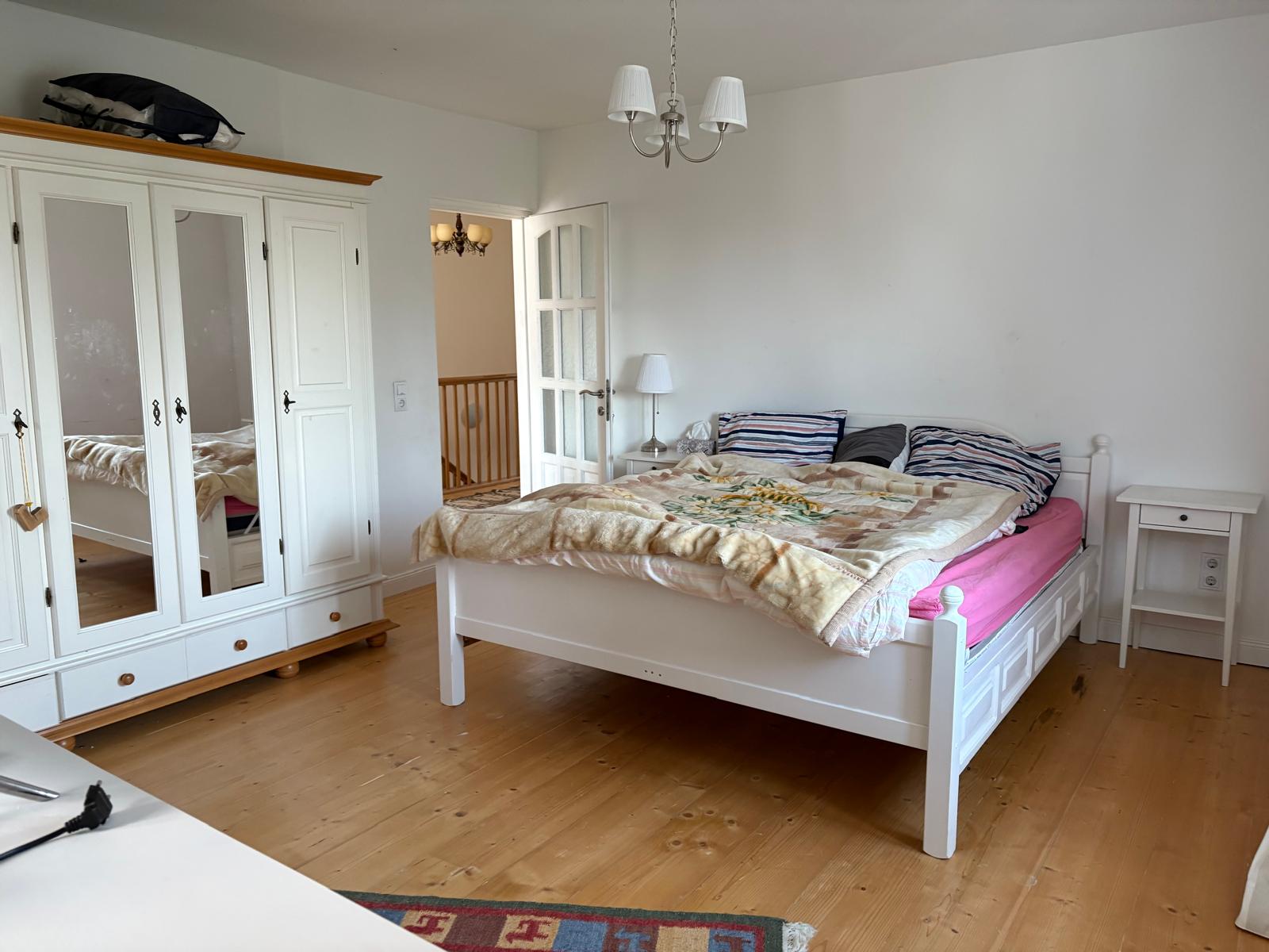 CASĂ TIP DUPLEX | ÎNTR-O ZONĂ LINIȘTITĂ | 6 CAMERE | RĂDĂUȚI