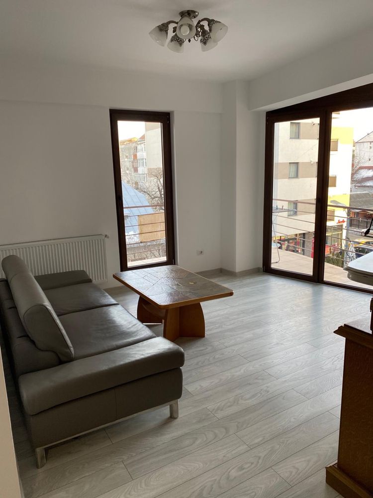 Inchiriez apartament str.Bogdan-Vodă Radauti