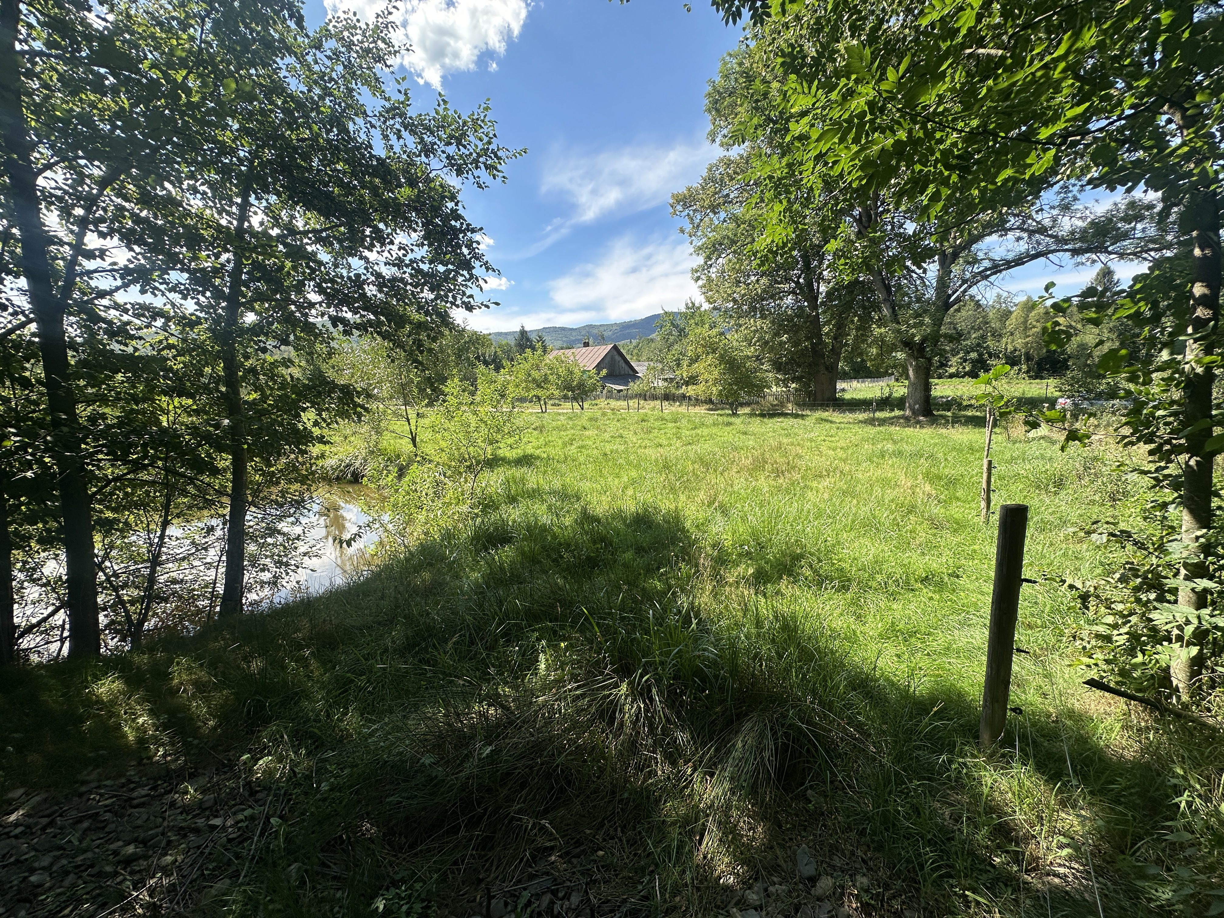 Teren 15 Ari | Cu Iaz & Terasat | Drumul Principal | 40.000 €