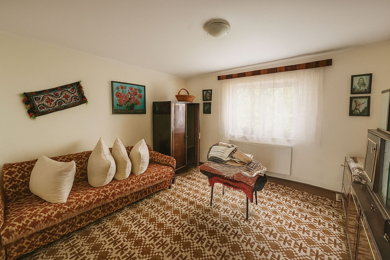 | Casă 200 mp utili | 6 camere | Rădăuți | Suceava |