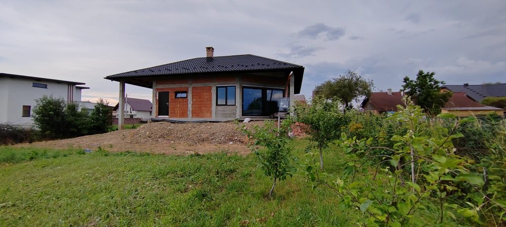 Vând casă în Marginea