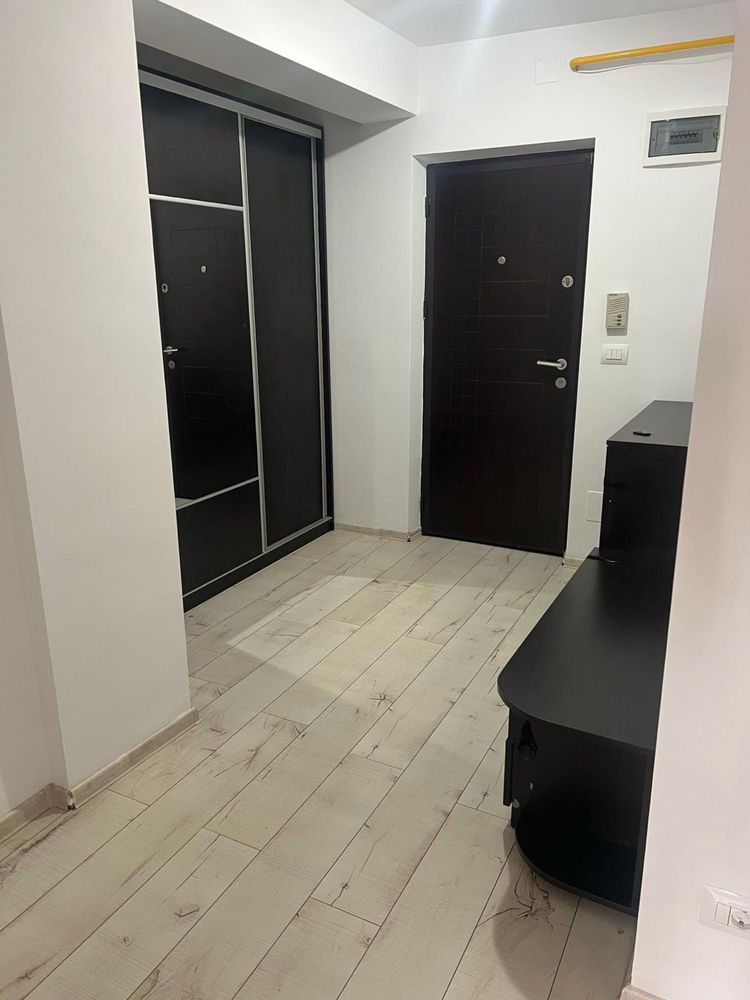 De inchiriat: Apartament 3 camere - mobilat, utilat, parcare
