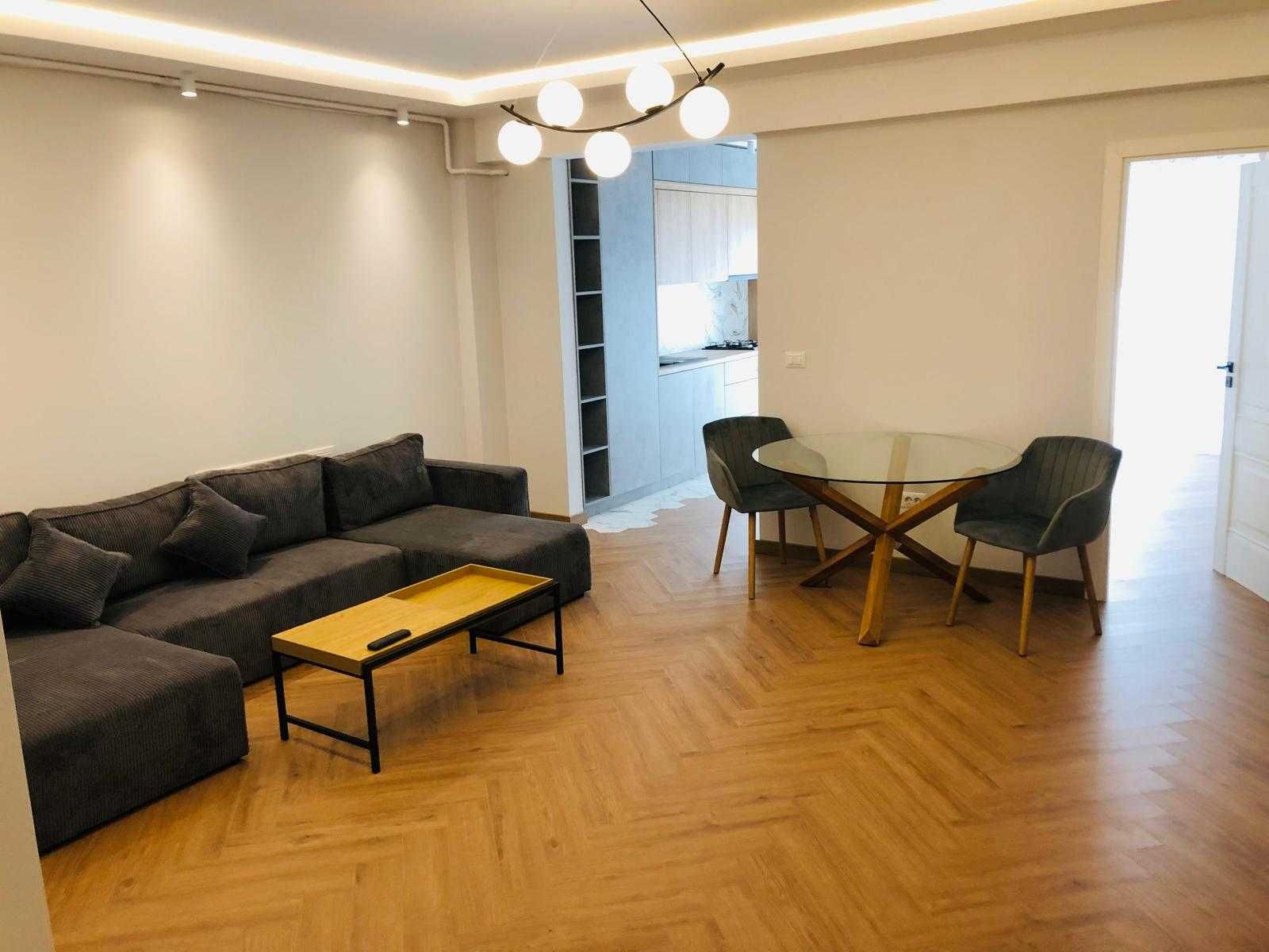 Vand apartament Nou,  3 camere
