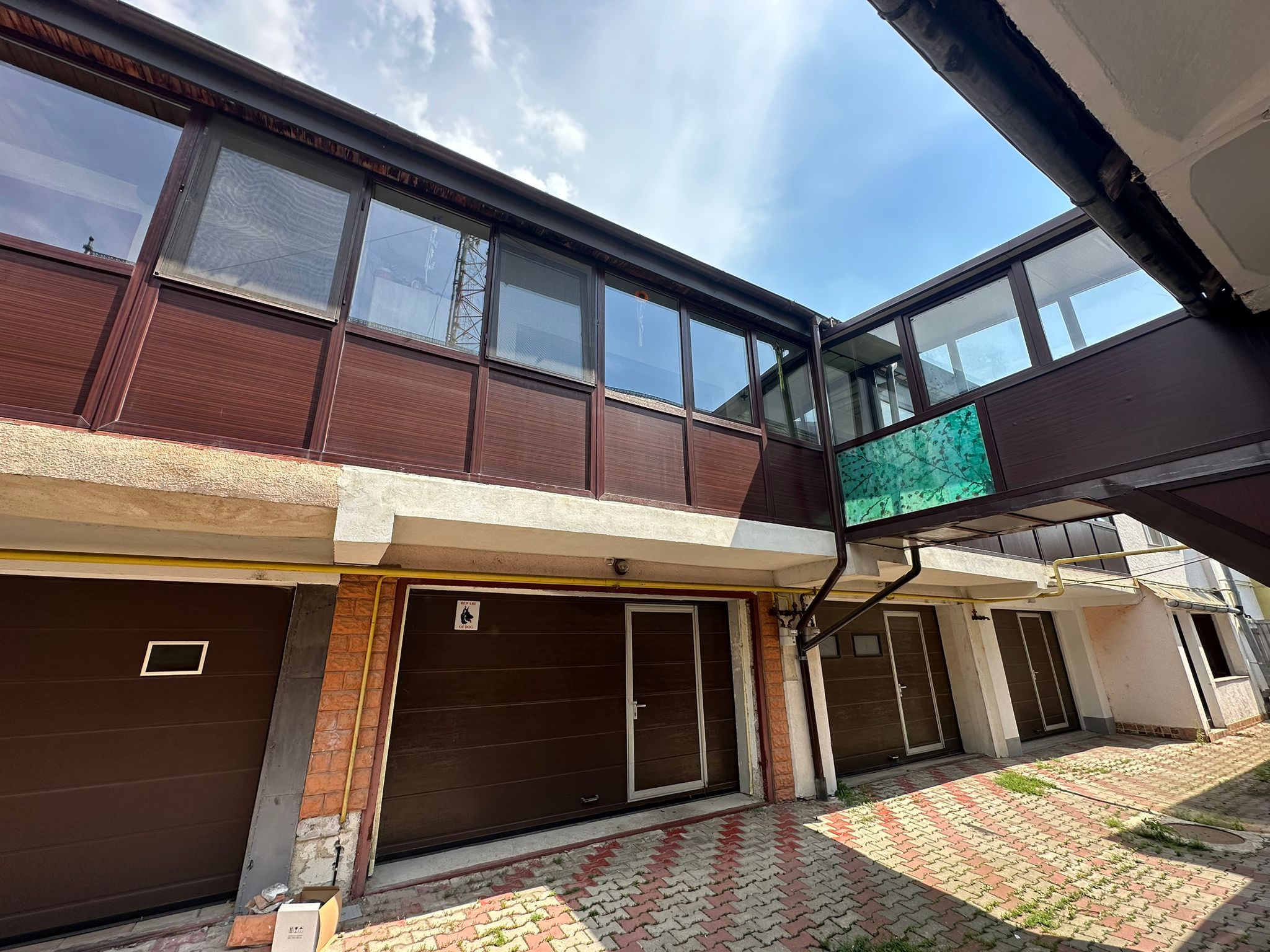 CASĂ TIP ÎNȘIRUITĂ | ZONA HOTEL ZAMCA, SUCEAVA | 65.000 EURO