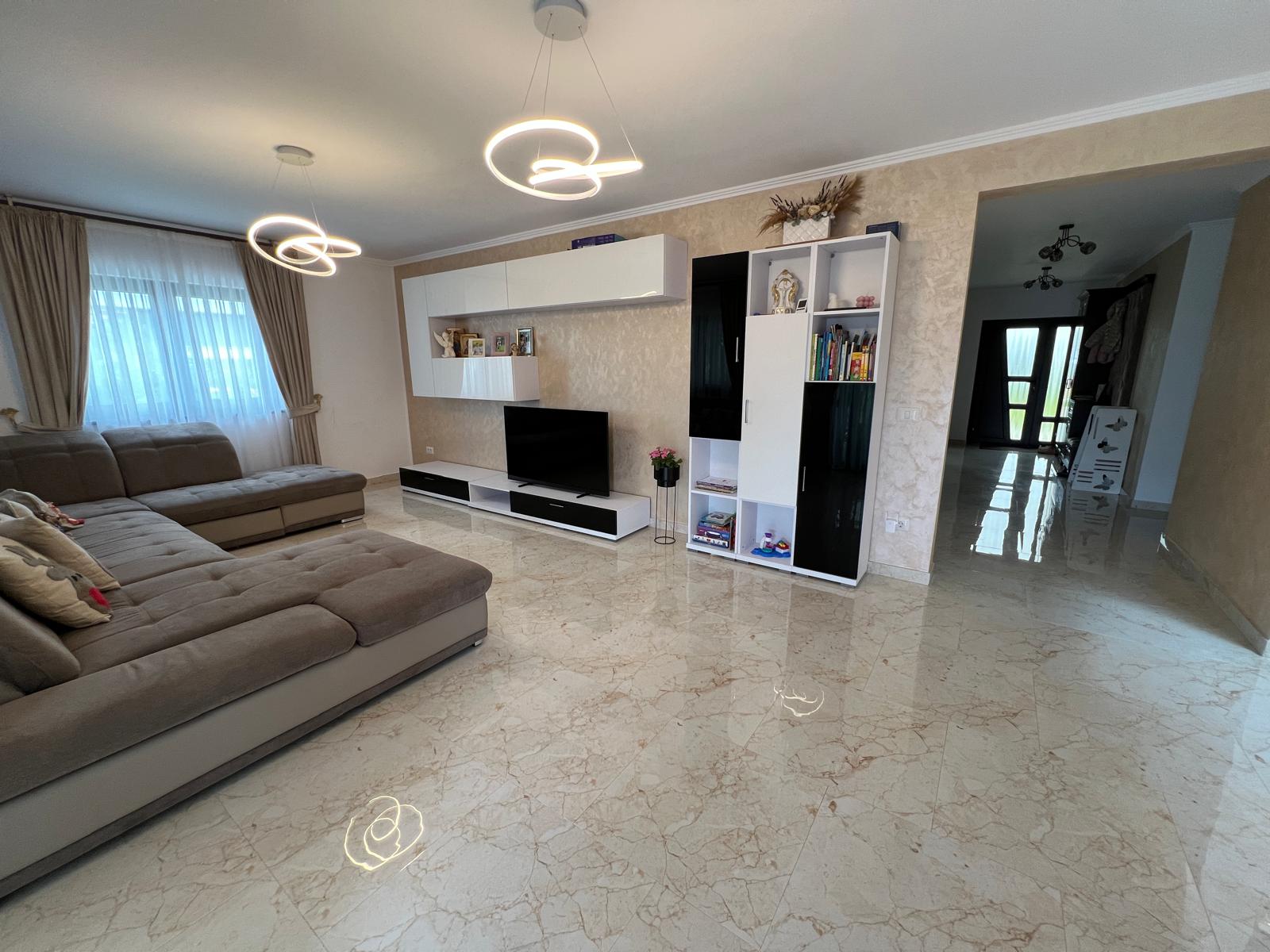 Vila Ultra-Lux | Complet Mobilata | 19 Ari