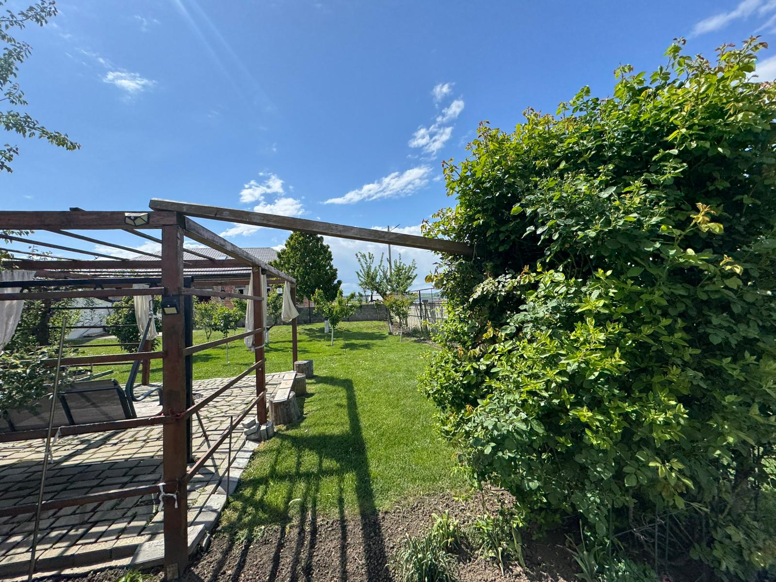 CASĂ DE VÂNZARE | LUNCUȘOARA, UDEȘTI, JUDEȚUL SUCEAVA | PREȚ: 350.000€