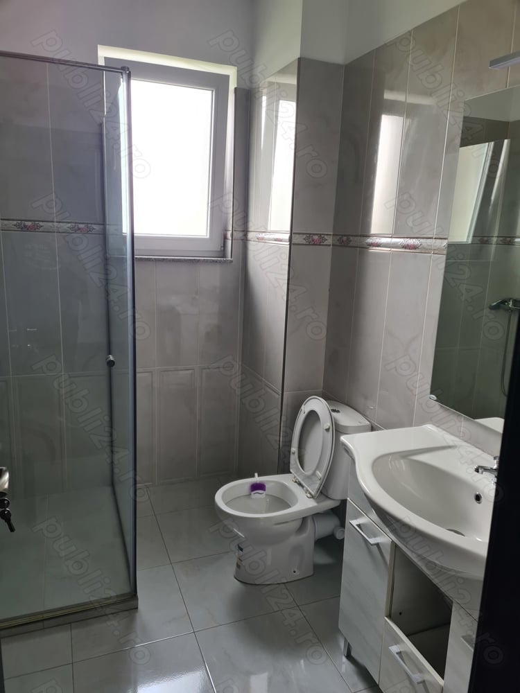 inchiriez apartament 3 camere