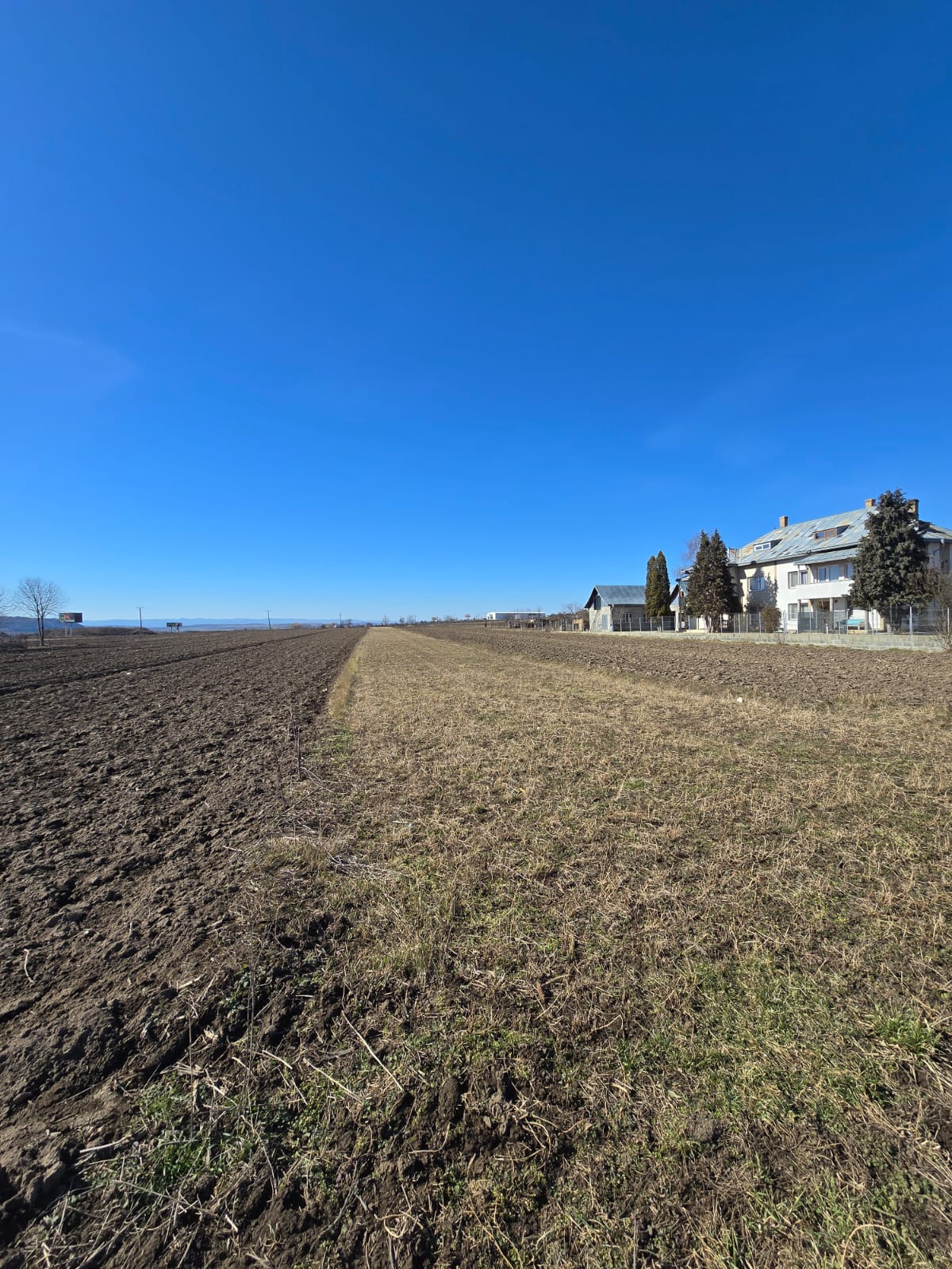 Teren de 20 ari | Intravilan | Iluminat stradal | 34.000 EUR Pătrăuți