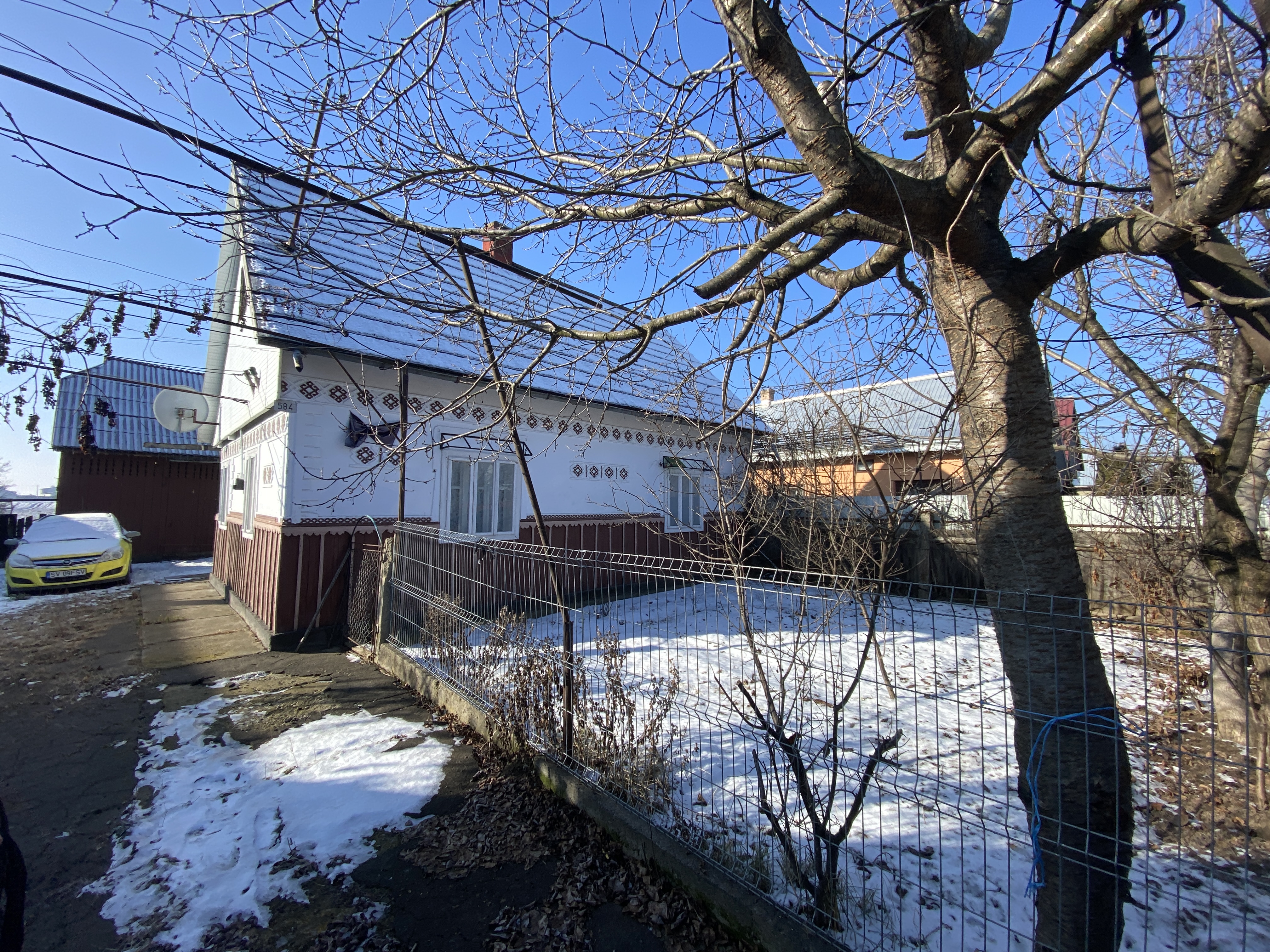 Casa cu Teren | Măneuți | 80 Ari