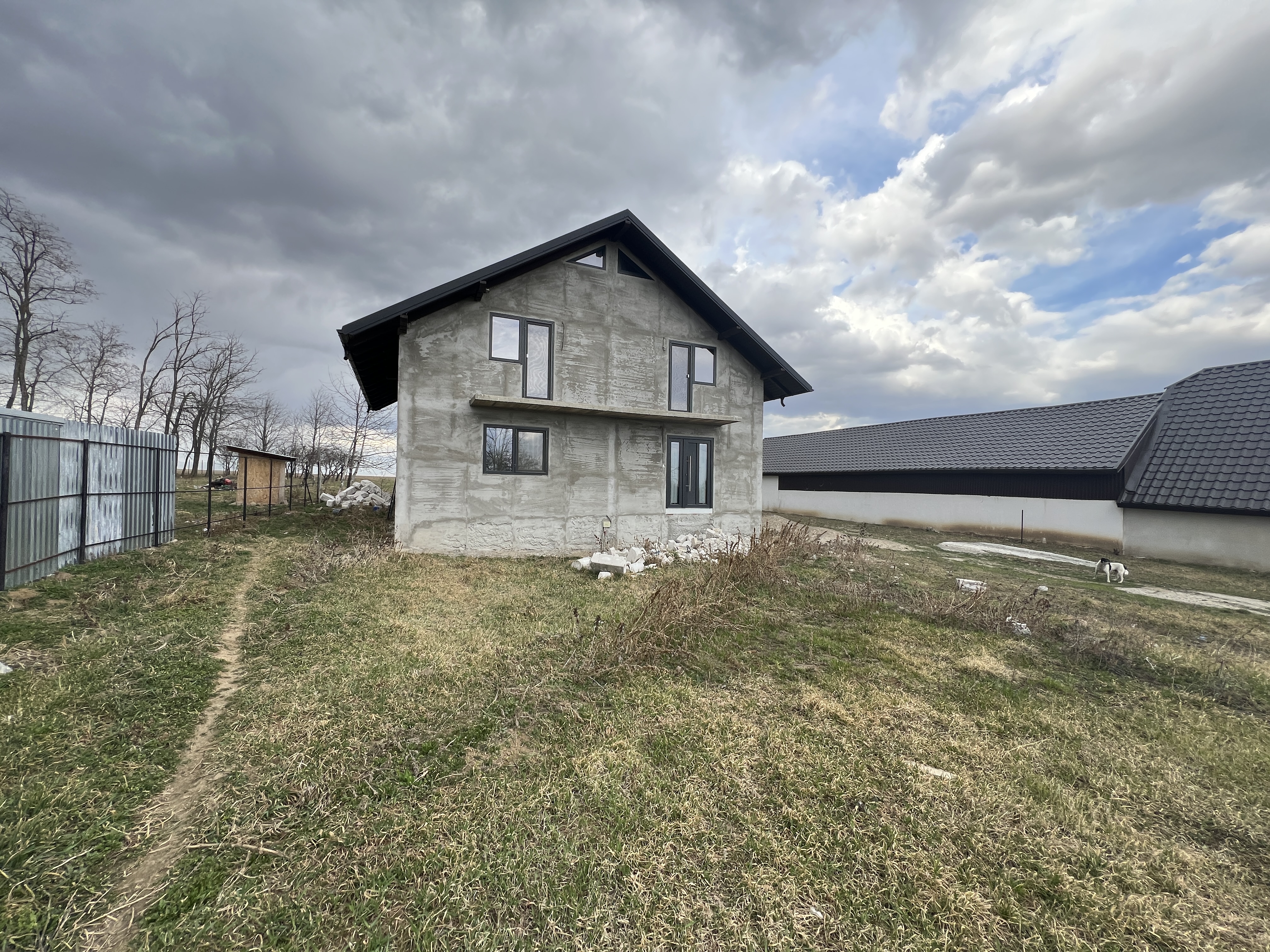 Casa cu 45 de Ari | Salageni | 129.000 Euro