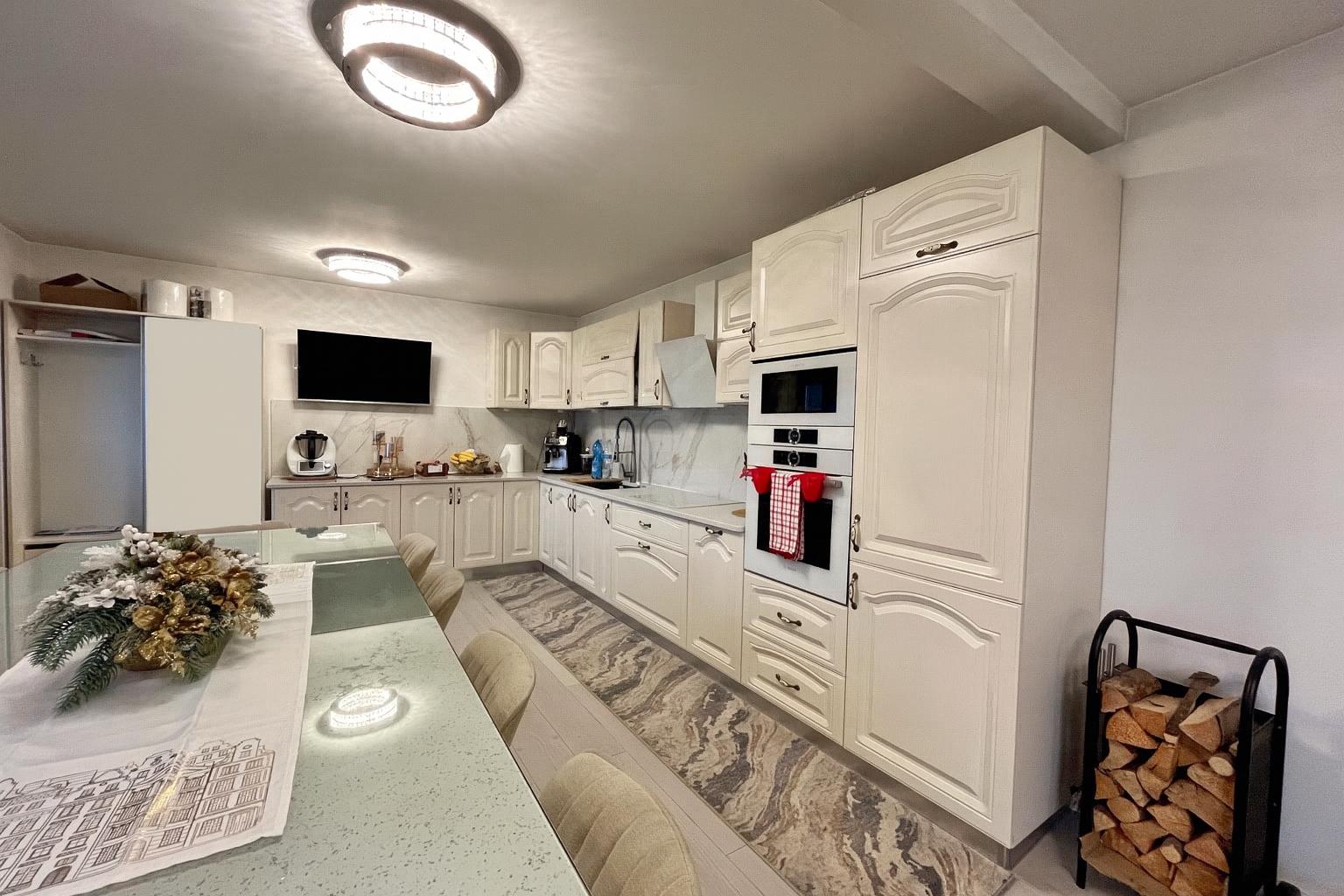 CASA COMPLET UTILATA SI MOBILATA MODERN CU GRADINA | 1100 MP |MARGINEA